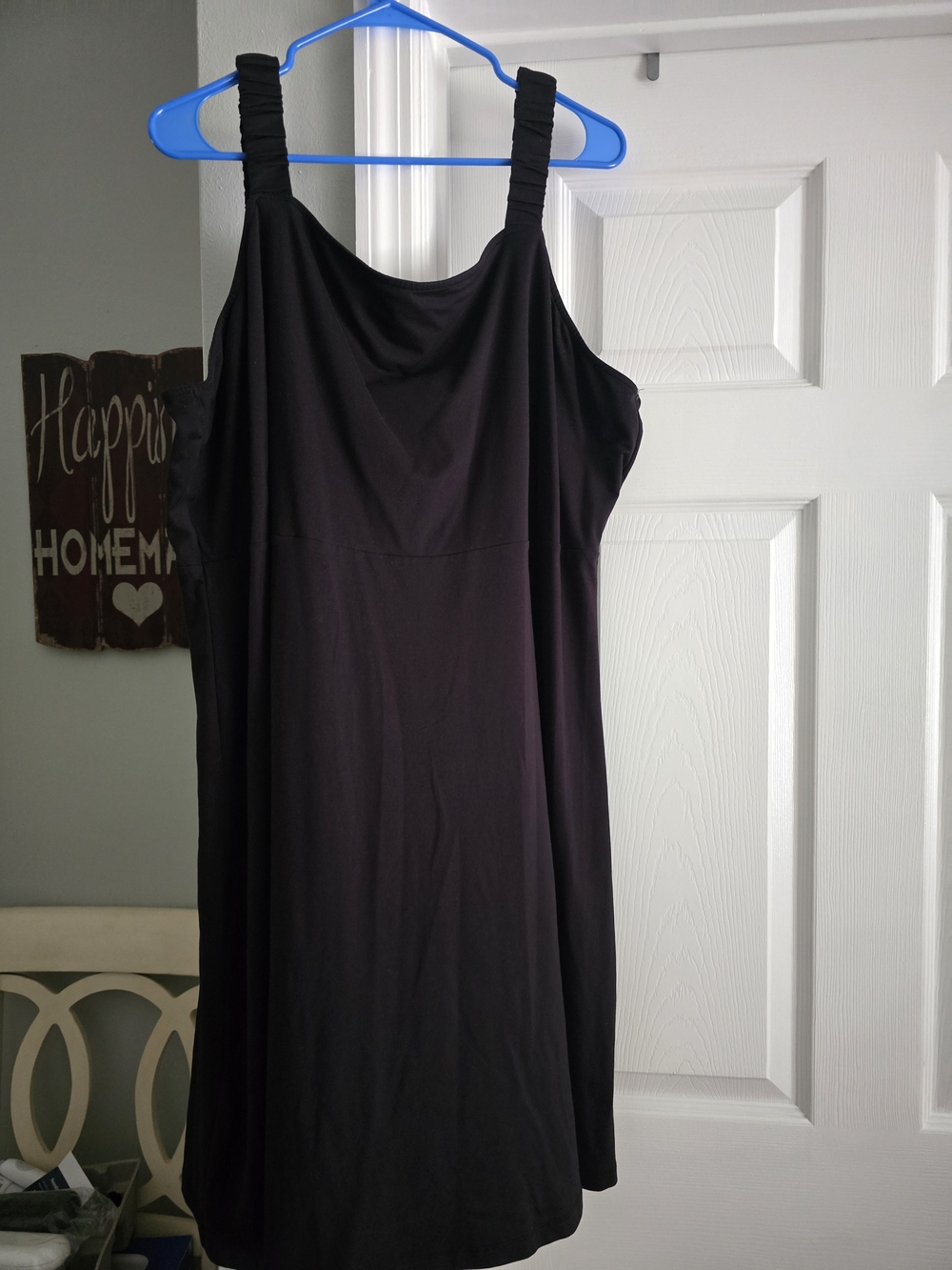 Black Women's Sleeveless Scoop Neck Dress